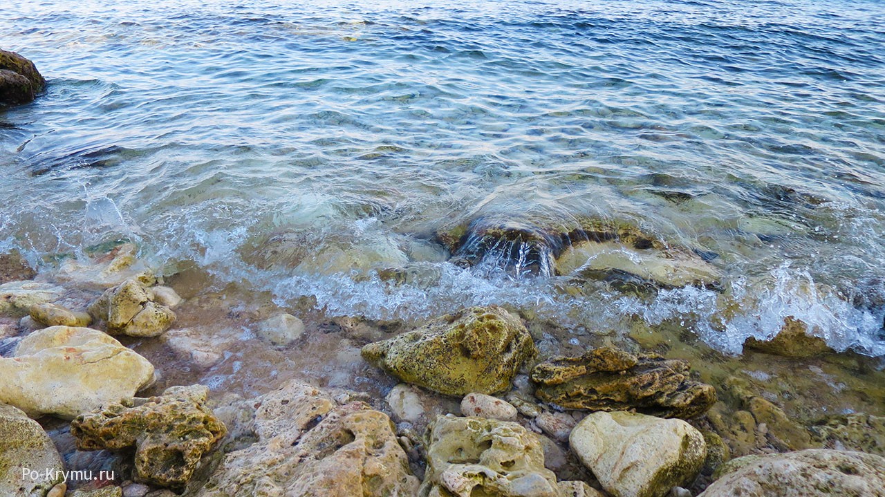 Откуда в крыму вода. Черное море вода. Вода Крыма. Морская вода Крым. Морское Крым.