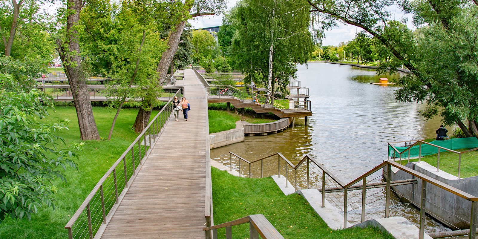 Interest park. Каменский пруд ВДНХ. Парк ВДНХ пруд. Парк Яуза на Бабушкинской. Парк Яуза в СВАО.