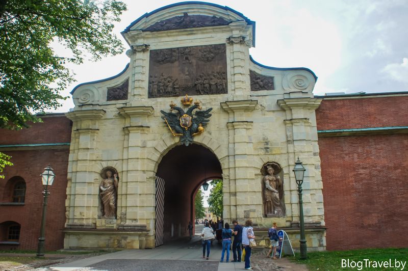 Петровские ворота петропавловской крепости